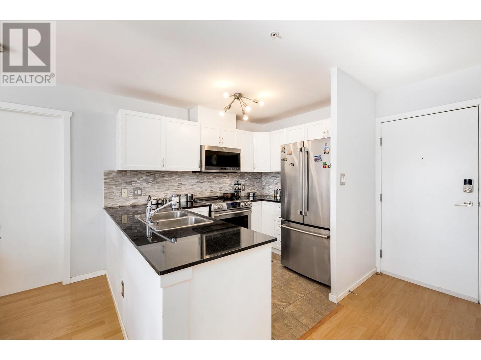 408 315 Knox Street, New Westminster, British Columbia  V3L 0B5 - Photo 4 - R2852308