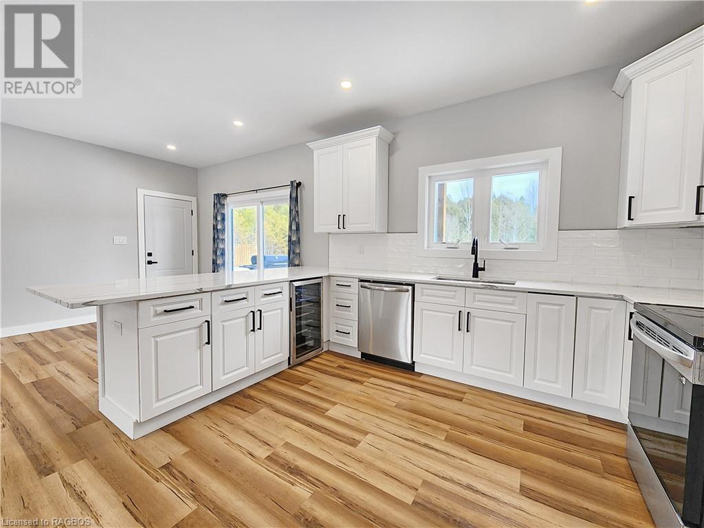 3 Pierce St N, Oliphant, Ontario  N0H 2T0 - Photo 9 - 40544091