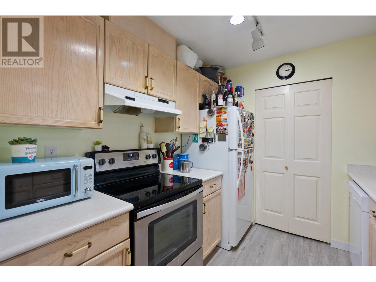 104 5078 Irving Street, Burnaby, British Columbia  V5H 1T7 - Photo 3 - R2852359
