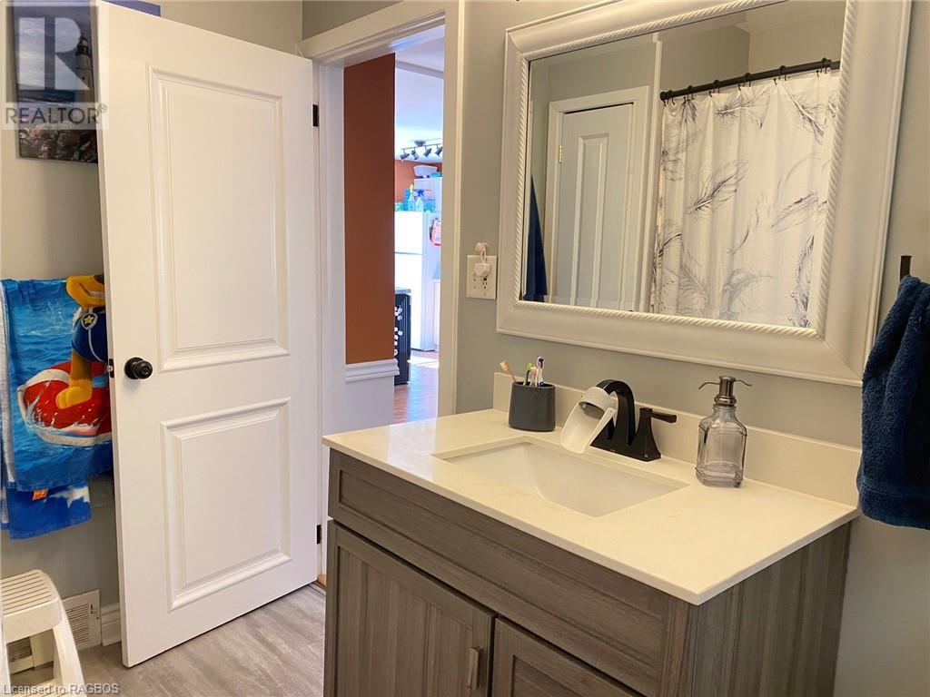 1750 8th Avenue W, Georgian Bluffs, Ontario  N4K 6V5 - Photo 14 - 40540301