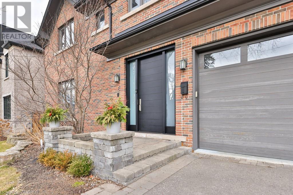 8 Bywood Drive, Etobicoke, Ontario  M9A 1L7 - Photo 3 - 40541204