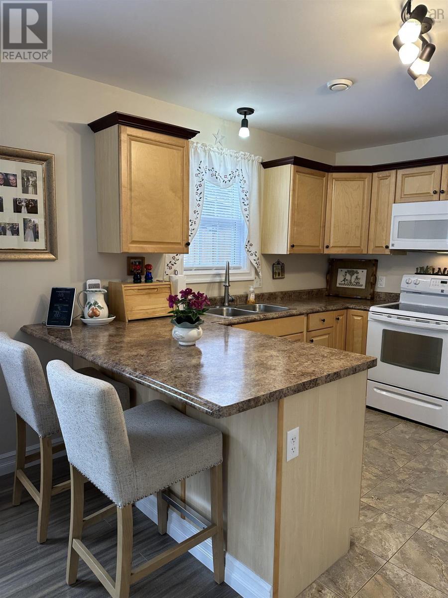 318 Victoria Road, Bridgewater, Nova Scotia  B4V 2P1 - Photo 15 - 202403307