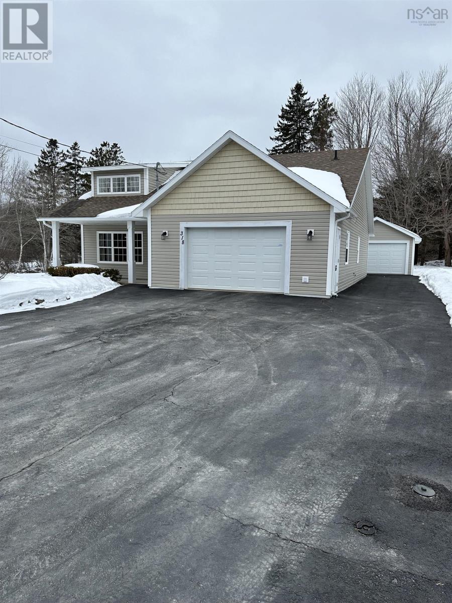 318 Victoria Road, Bridgewater, Nova Scotia  B4V 2P1 - Photo 3 - 202403307