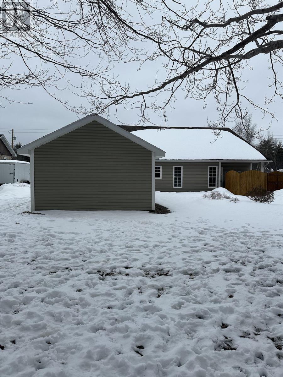318 Victoria Road, Bridgewater, Nova Scotia  B4V 2P1 - Photo 48 - 202403307