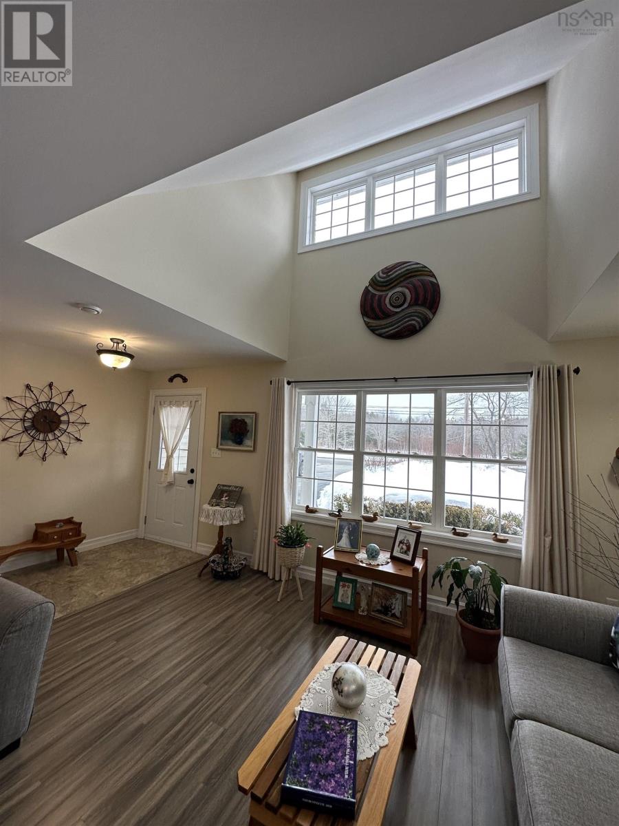 318 Victoria Road, Bridgewater, Nova Scotia  B4V 2P1 - Photo 7 - 202403307