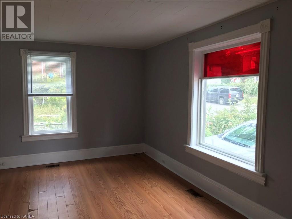 174 Adelphi Street, Napanee, Ontario  K7R 1T7 - Photo 4 - 40544373