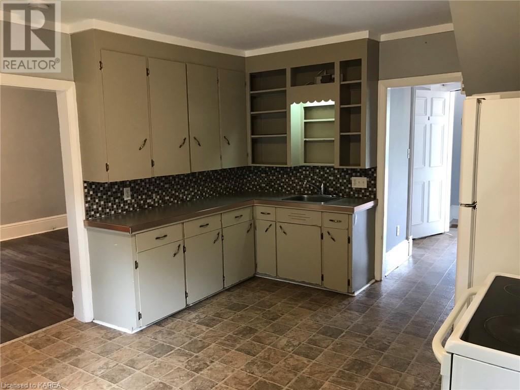 174 Adelphi Street, Napanee, Ontario  K7R 1T7 - Photo 6 - 40544373