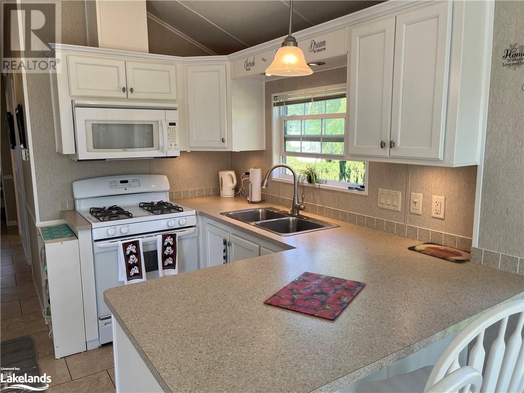 15 Kenora Trail, Wasaga Beach, Ontario  L9Z 1X7 - Photo 20 - 40543534