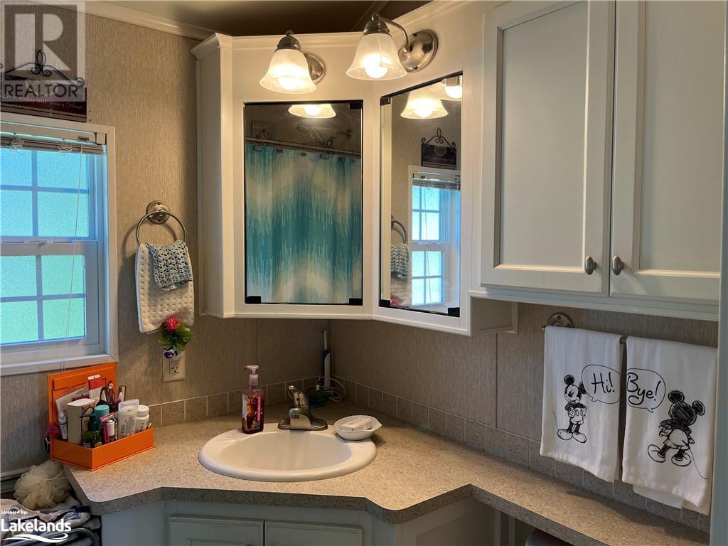 15 Kenora Trail, Wasaga Beach, Ontario  L9Z 1X7 - Photo 40 - 40543534