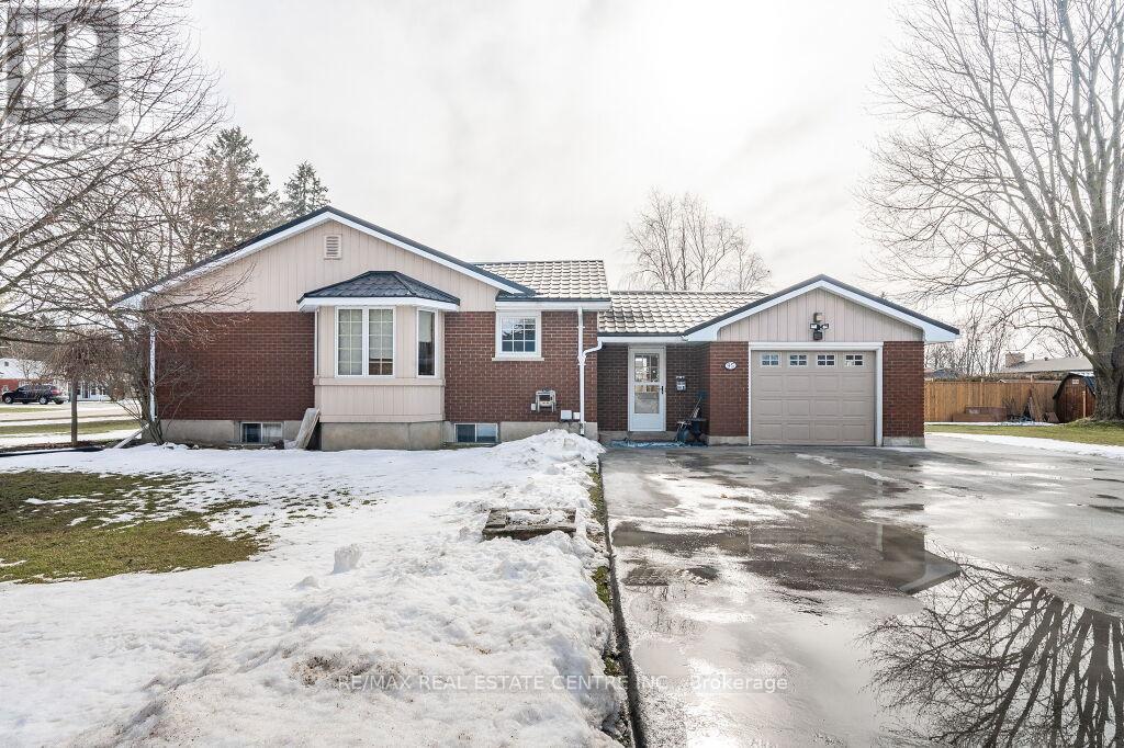 95 Parkview Crescent, North Perth, Ontario  N0G 1B0 - Photo 1 - X8089346