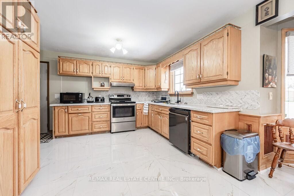 95 Parkview Cres, North Perth, Ontario  N0G 1B0 - Photo 6 - X8089346
