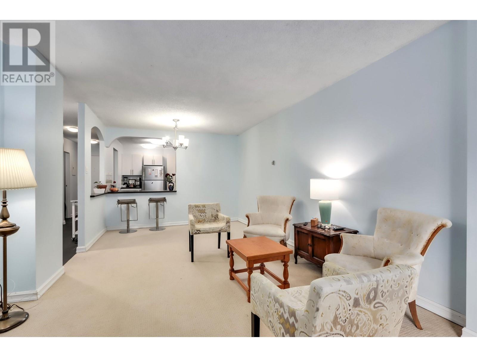 207 2024 Fullerton Avenue, North Vancouver, British Columbia V7P 3G4