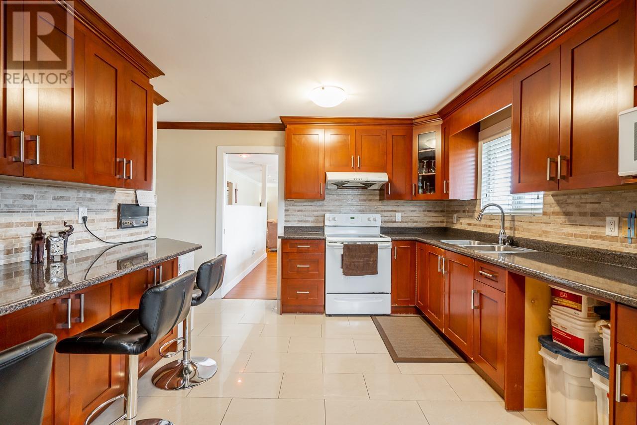 1247 Ewen Avenue, New Westminster, British Columbia  V3M 5E5 - Photo 13 - R2852507