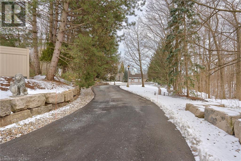 1767 Heather Hills Drive, Burlington, Ontario  L7P 2Z1 - Photo 5 - 40540476