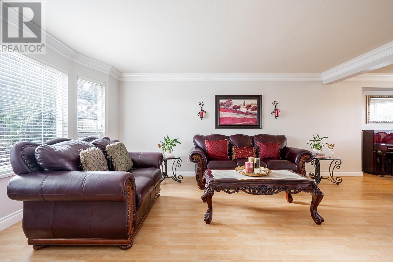 200 San Juan Place, Coquitlam, British Columbia  V3K 6Y8 - Photo 4 - R2852603
