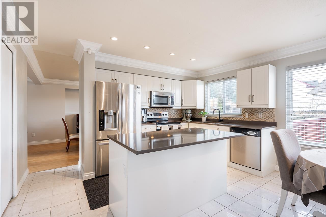 200 San Juan Place, Coquitlam, British Columbia  V3K 6Y8 - Photo 13 - R2852603