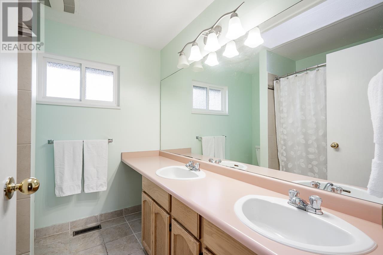 200 San Juan Place, Coquitlam, British Columbia  V3K 6Y8 - Photo 26 - R2852603