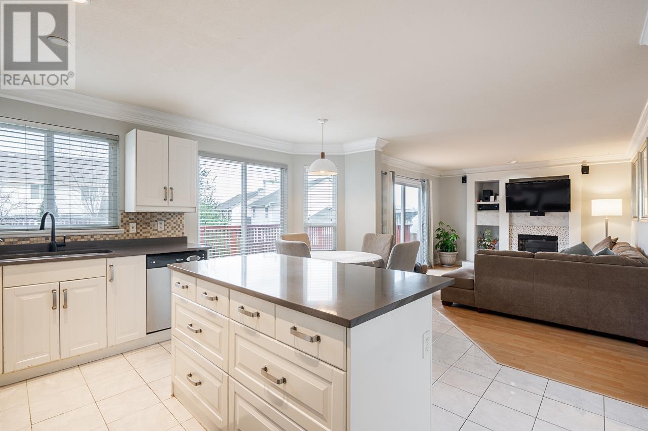 200 San Juan Place, Coquitlam, British Columbia  V3K 6Y8 - Photo 9 - R2852603