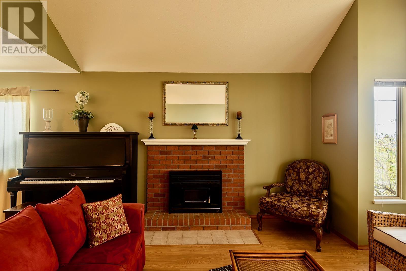 5462 Kensington Road, Sechelt, British Columbia  V7Z 0N9 - Photo 9 - R2852681