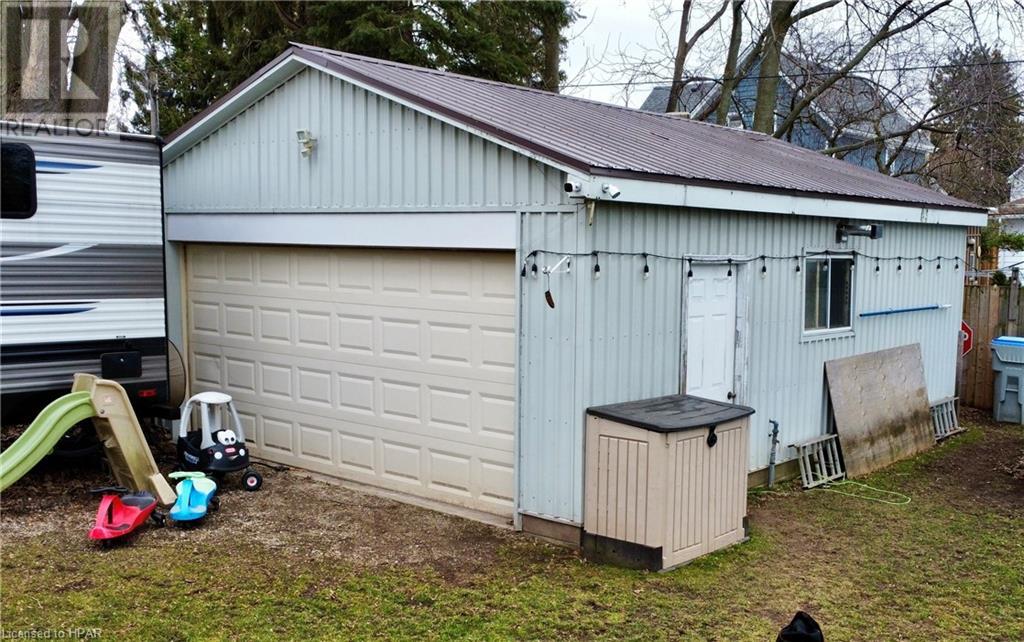 176 Nelson Street E, Goderich, Ontario  N7A 1S3 - Photo 4 - 40544659