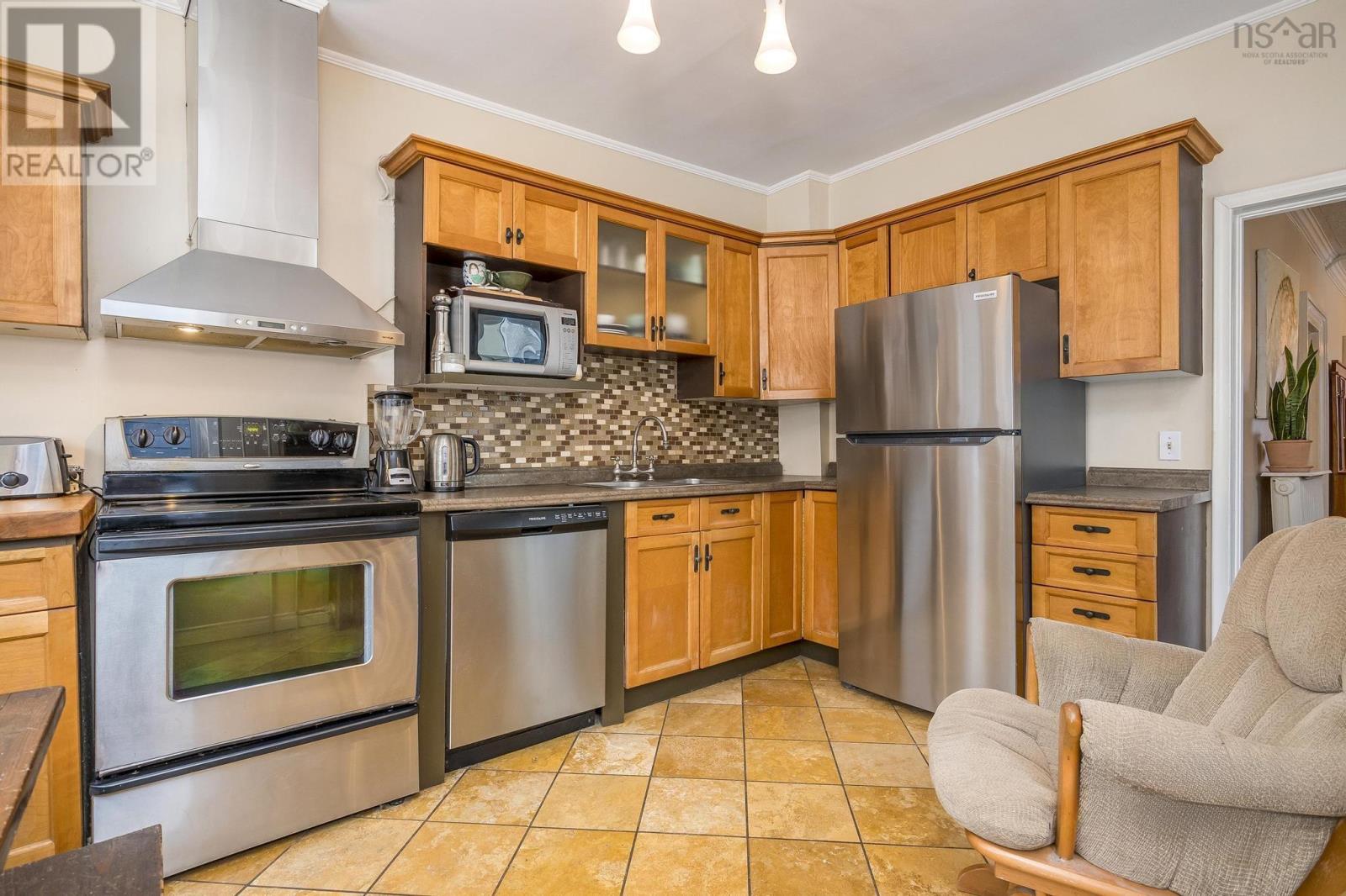 6180 Allan Street, Halifax, Nova Scotia  B3L 1G6 - Photo 11 - 202403373