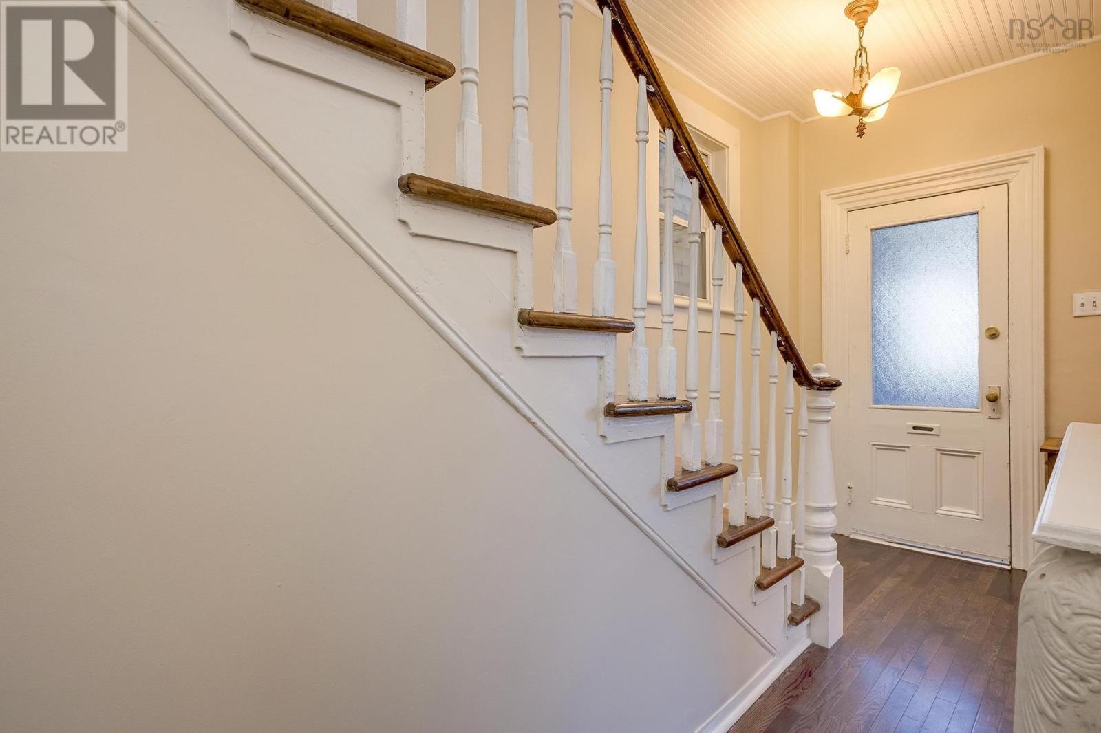 6180 Allan Street, Halifax, Nova Scotia  B3L 1G6 - Photo 2 - 202403373
