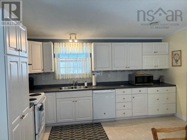 178 Sherbrooke Avenue, Bridgewater, Nova Scotia  B4V 4H4 - Photo 8 - 202403376