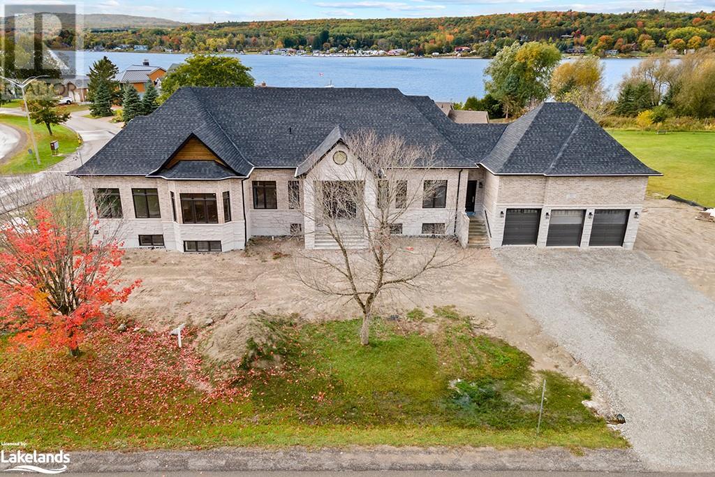 132 Fox Street, Penetanguishene, Ontario  L9M 1E7 - Photo 3 - 40545254