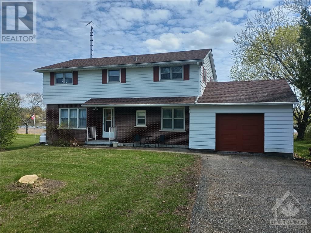 999 Heritage Drive, Montague, Ontario  K0G 1N0 - Photo 2 - 1378372