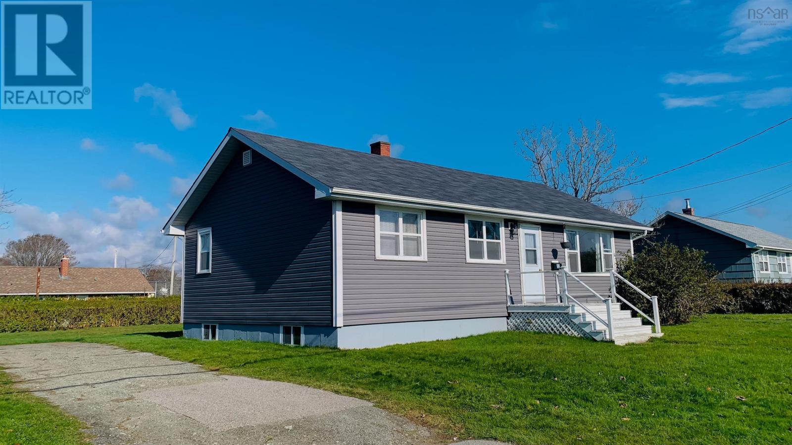 32 Tooker Street, Yarmouth, Nova Scotia  B5A 3S7 - Photo 1 - 202324360