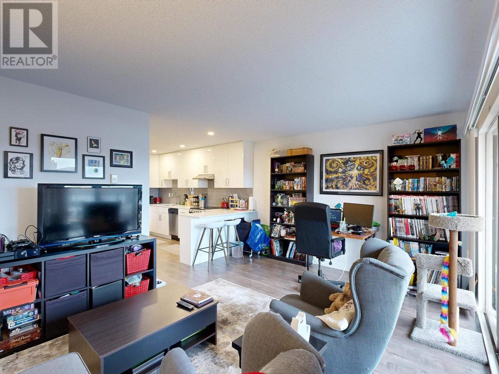 305 530 Ninth Street, New Westminster, British Columbia  V3M 3W5 - Photo 7 - R2852787