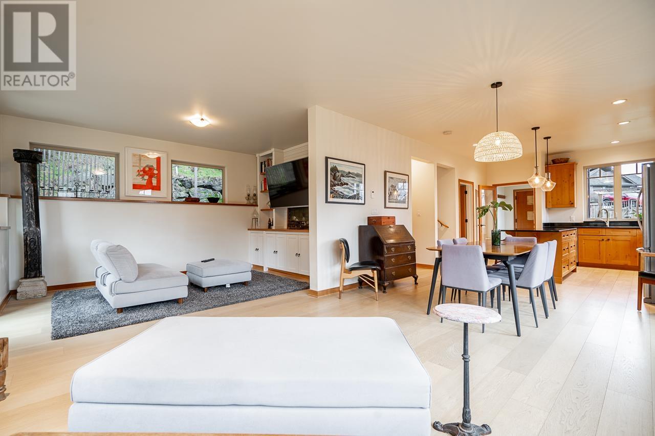 923 Elrond's Court, Bowen Island, British Columbia  V0N 1G1 - Photo 10 - R2852798