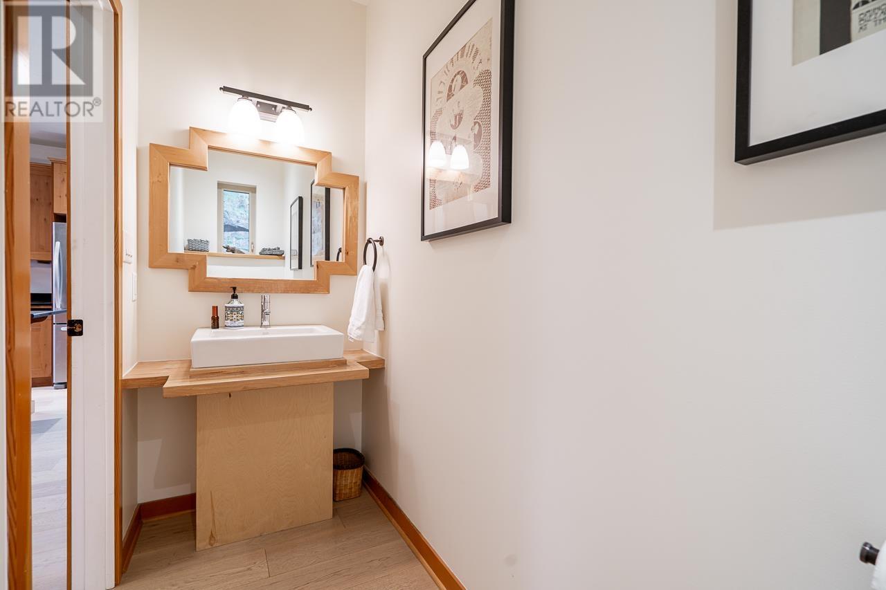 923 Elrond's Court, Bowen Island, British Columbia  V0N 1G1 - Photo 13 - R2852798