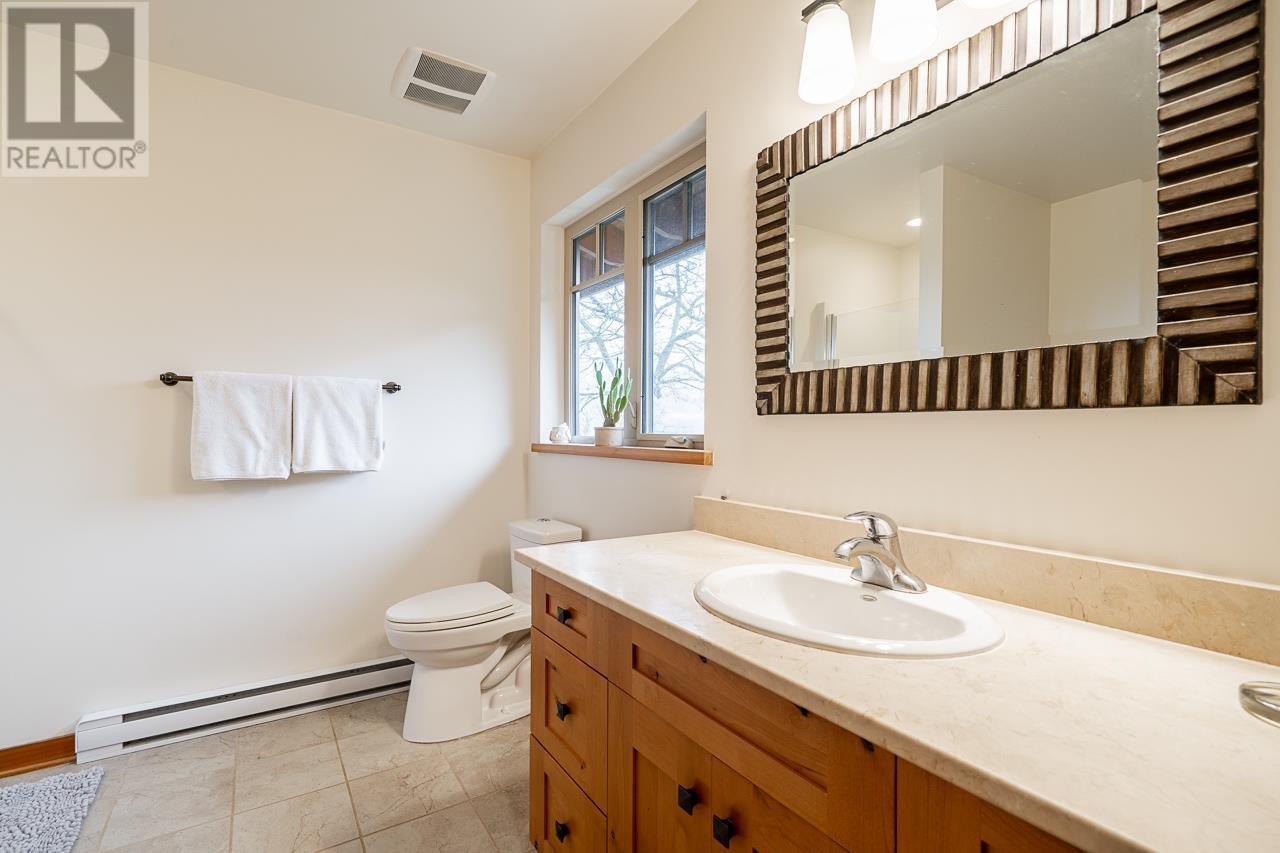 923 Elrond's Court, Bowen Island, British Columbia  V0N 1G1 - Photo 17 - R2852798