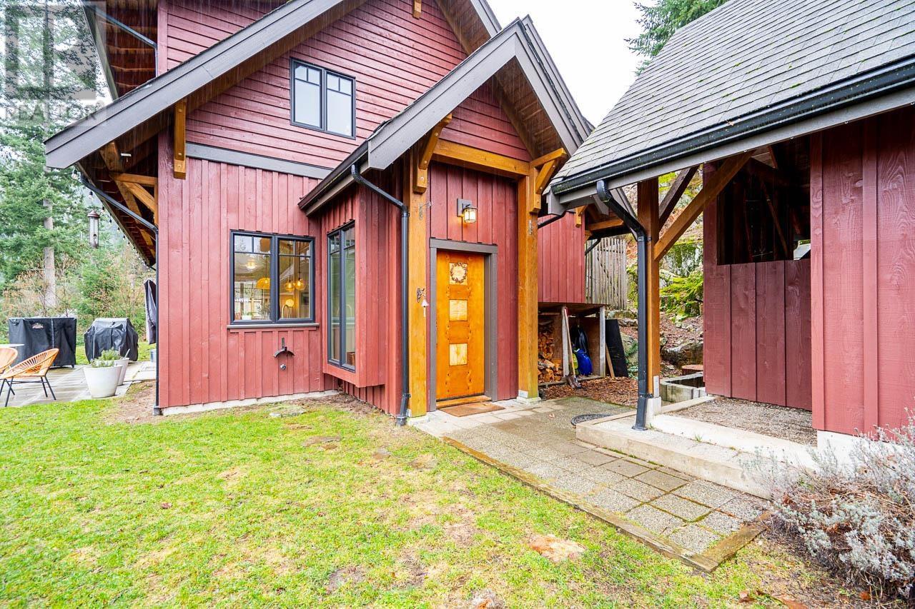 923 Elrond's Court, Bowen Island, British Columbia  V0N 1G1 - Photo 2 - R2852798