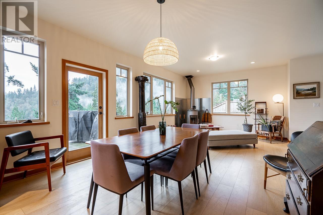 923 Elrond's Court, Bowen Island, British Columbia  V0N 1G1 - Photo 7 - R2852798