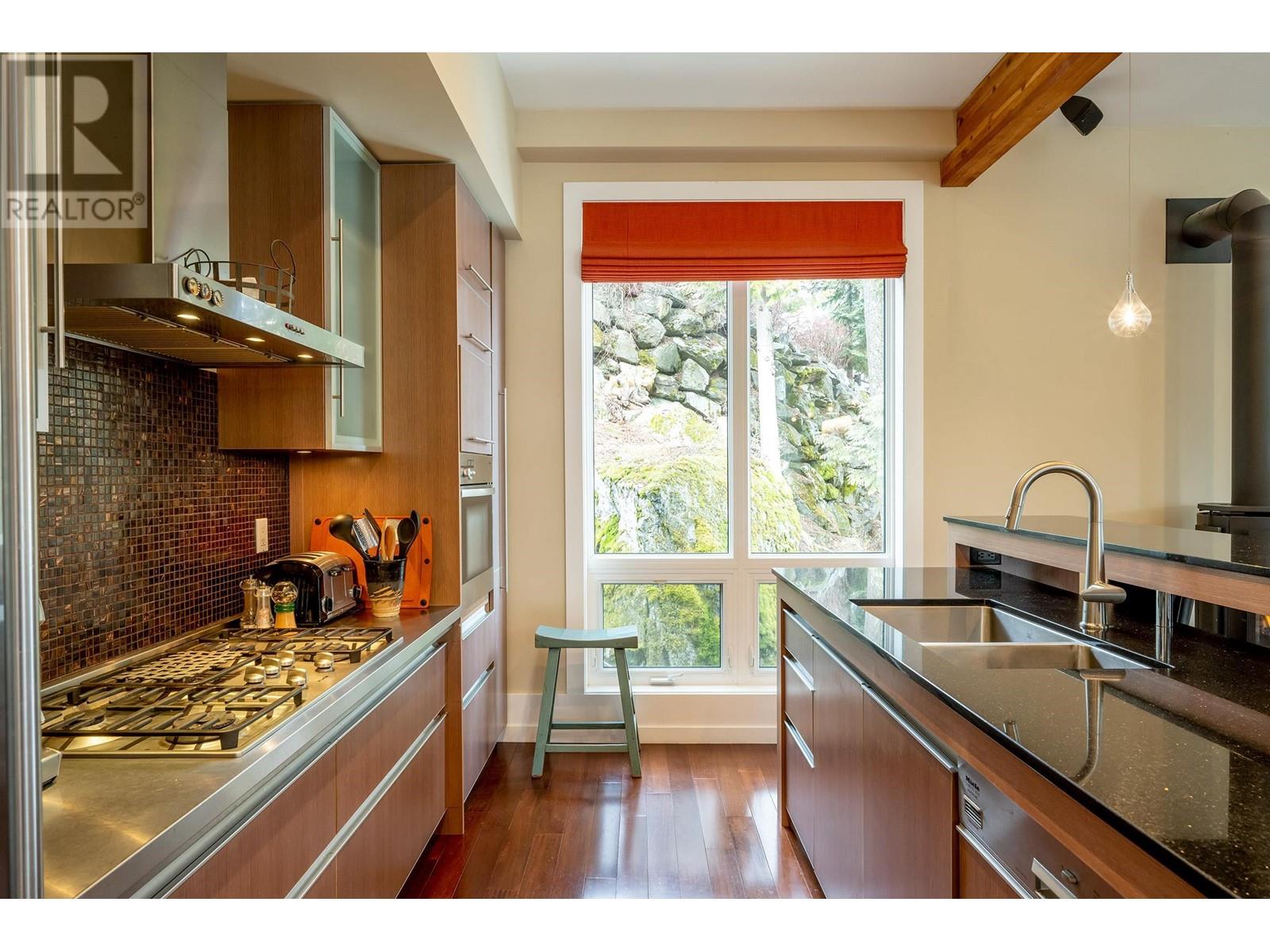 5204 Jordan Lane, Whistler, British Columbia  V8E 1J5 - Photo 8 - R2852804