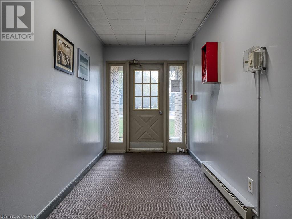 292 Traynor Avenue Unit# 6, Kitchener, Ontario  N2C 1W8 - Photo 5 - 40545655