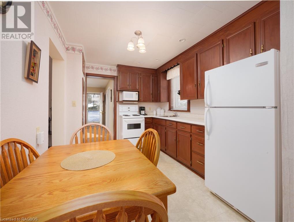 257 7th Street W, Owen Sound, Ontario  N4K 3L3 - Photo 11 - 40544933