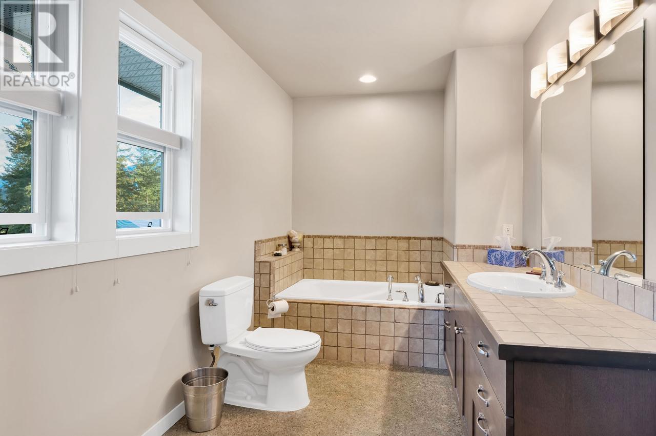 536 Park Drive, Clearwater, British Columbia  V0E 1N1 - Photo 30 - 176878