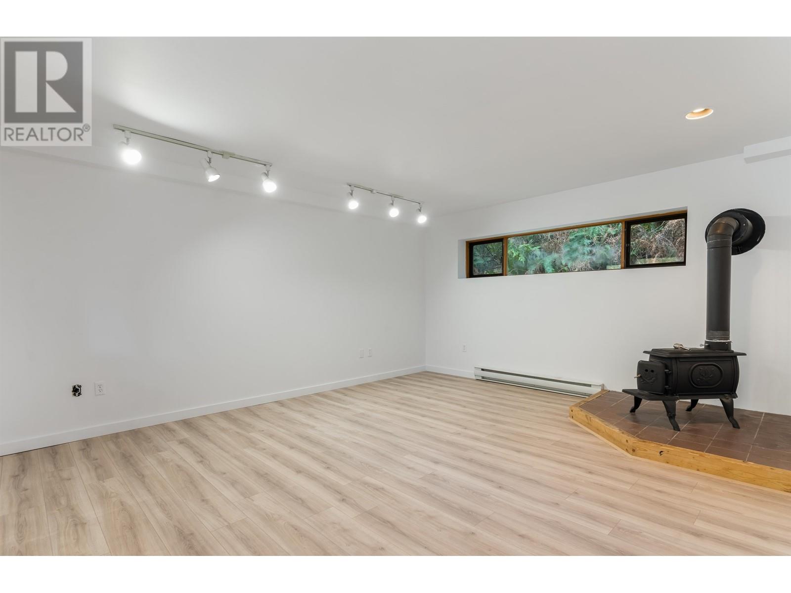 1257 Adams Road, Bowen Island, British Columbia  V0N 1G2 - Photo 13 - R2852892
