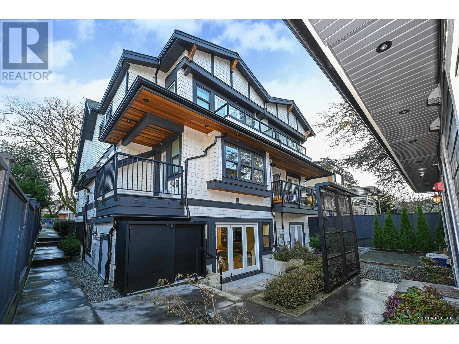 Listing Picture 2 of 29 : 3255 W KING EDWARD AVENUE, Vancouver / 溫哥華 - 魯藝地產 Yvonne Lu Group - MLS Medallion Club Member