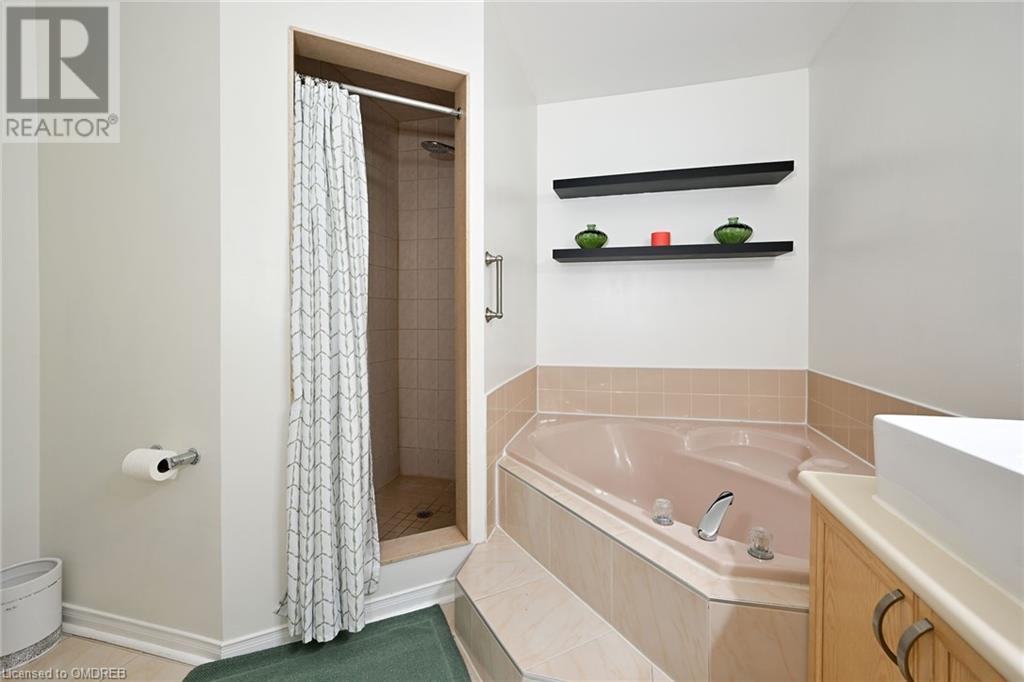 128 Edgewater Drive, Stoney Creek, Ontario  L8E 4Z3 - Photo 20 - 40545628