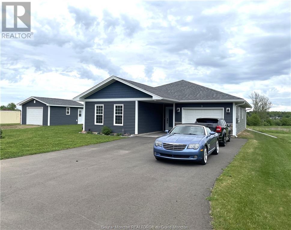 3 Fawcett Ave, Petitcodiac, New Brunswick  E4Z 4H3 - Photo 1 - M157601