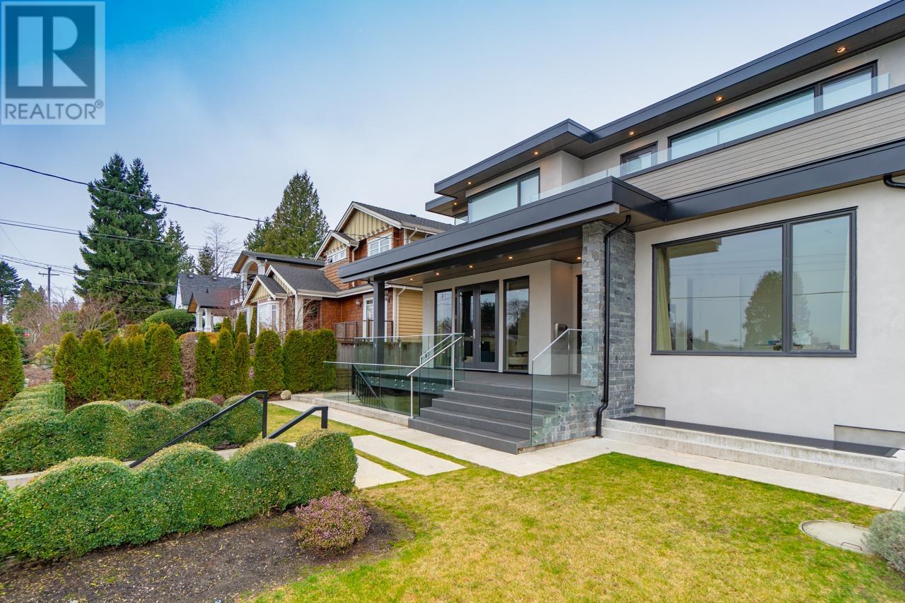 1465 Jefferson Avenue, West Vancouver, British Columbia  V7T 2B6 - Photo 1 - R2852901