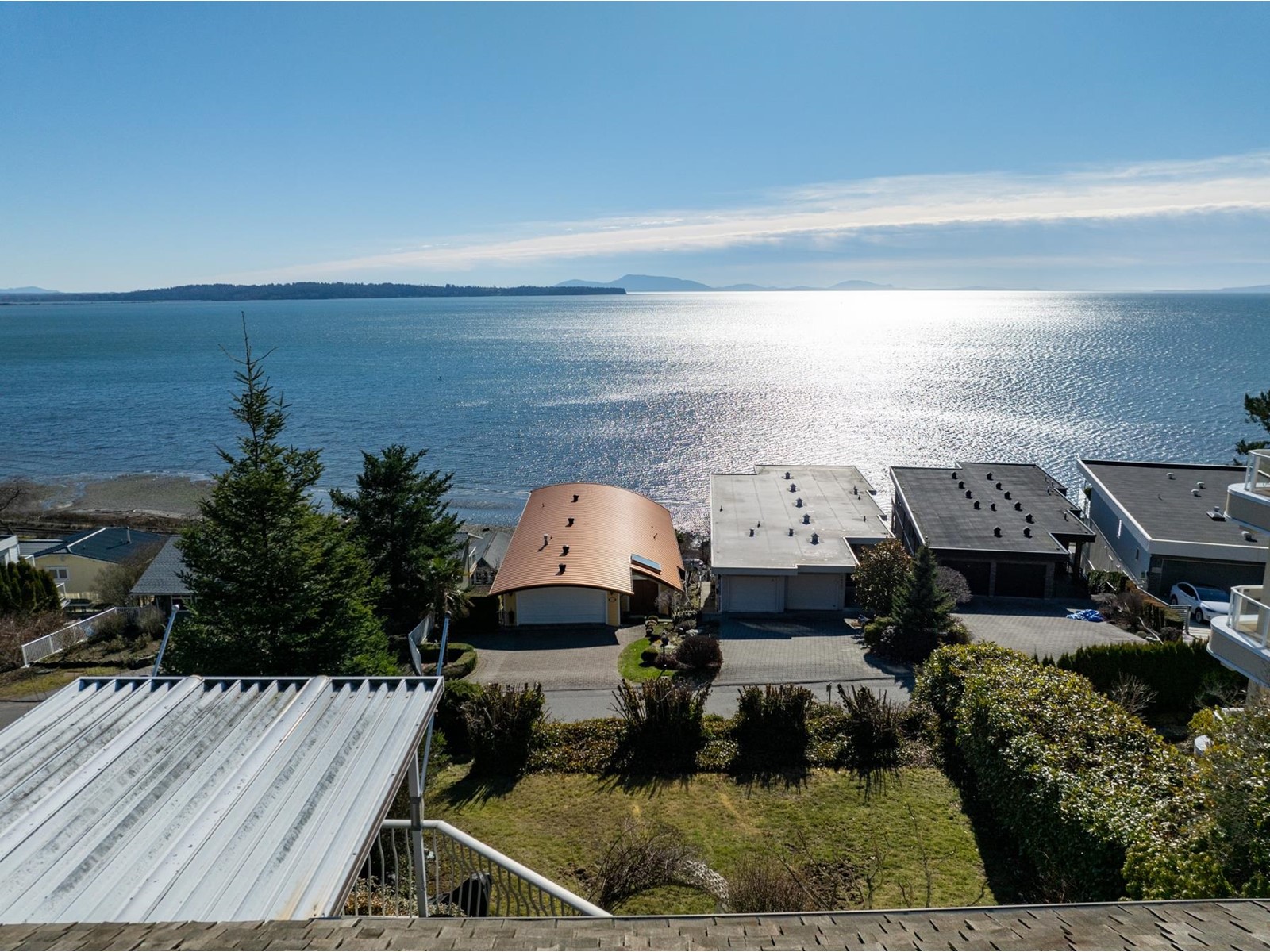 Listing Picture 3 of 16 : 14507 SUNSET DRIVE, White Rock - 魯藝地產 Yvonne Lu Group - MLS Medallion Club Member