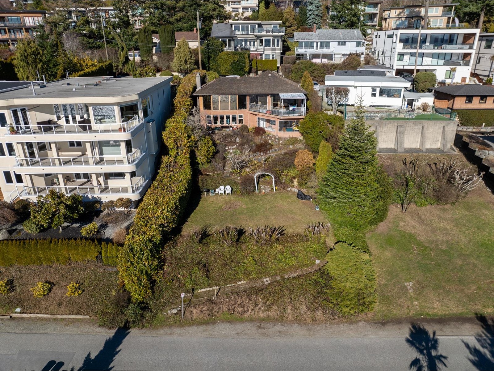 Listing Picture 9 of 16 : 14507 SUNSET DRIVE, White Rock - 魯藝地產 Yvonne Lu Group - MLS Medallion Club Member
