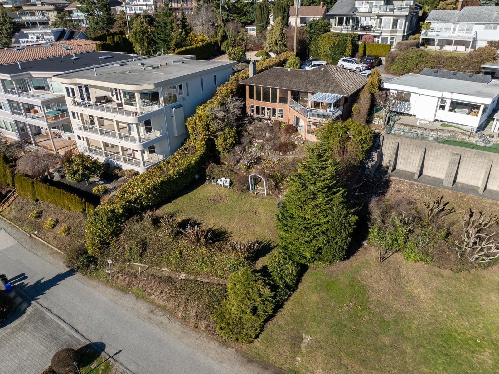 Listing Picture 8 of 16 : 14507 SUNSET DRIVE, White Rock - 魯藝地產 Yvonne Lu Group - MLS Medallion Club Member