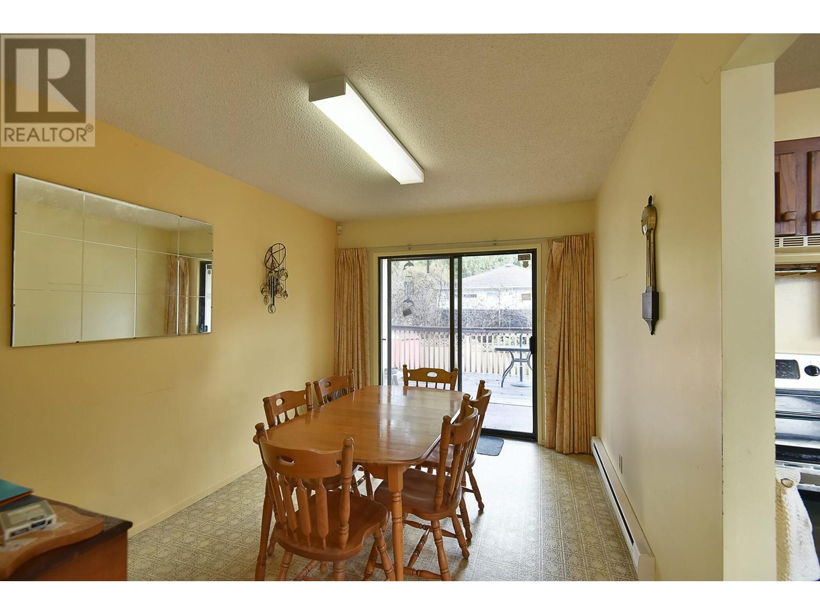 760 Brookside Place, Gibsons, British Columbia  V0N 1V9 - Photo 5 - R2853310