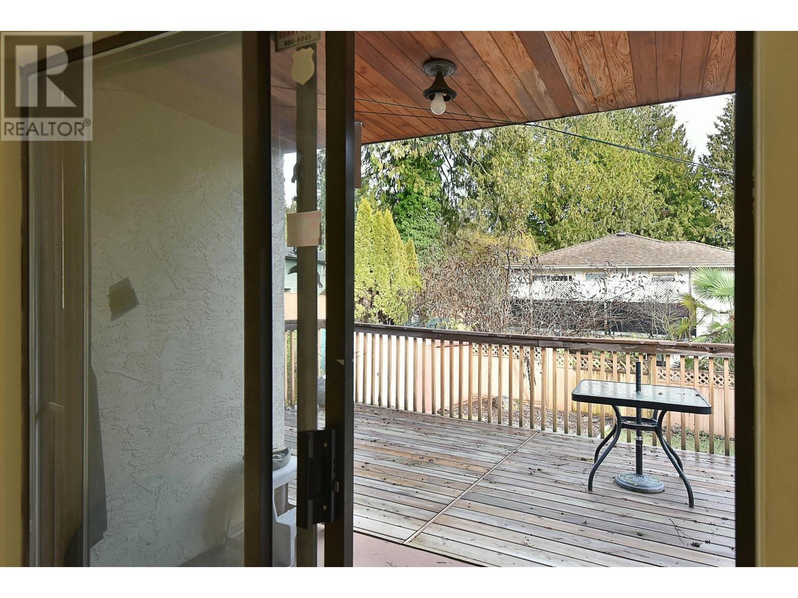 760 Brookside Place, Gibsons, British Columbia  V0N 1V9 - Photo 6 - R2853310